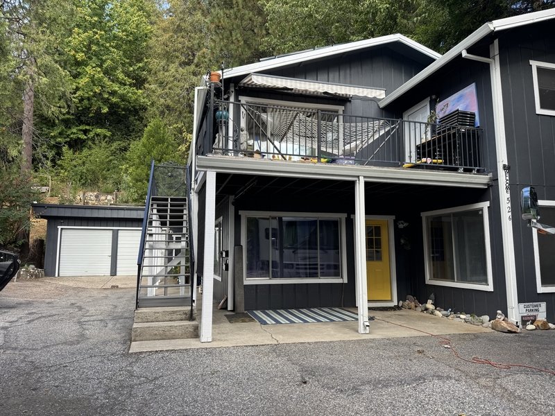 526 Mill St - B property image