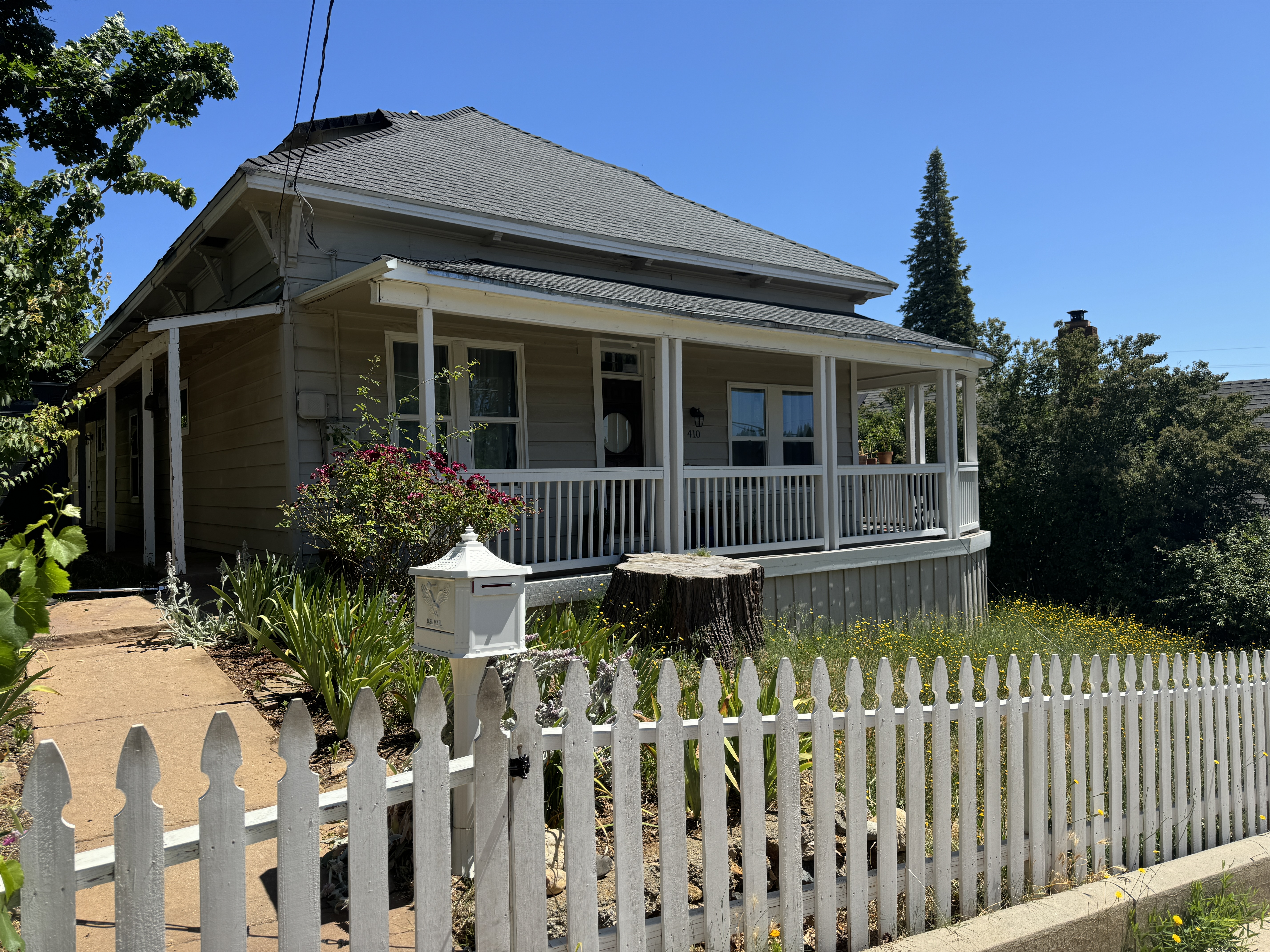 FOR RENT: 410 W. Main St Grass Valley CA 95945